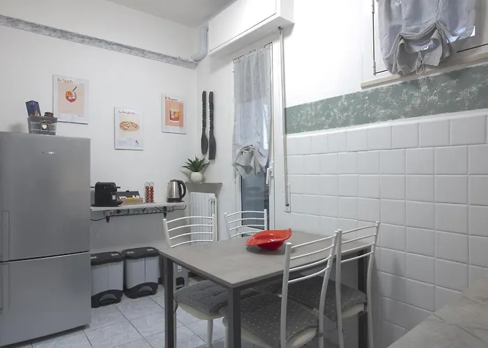 Di Lecco - Parcheggio Gratuito - Stazione Ferroviaria *