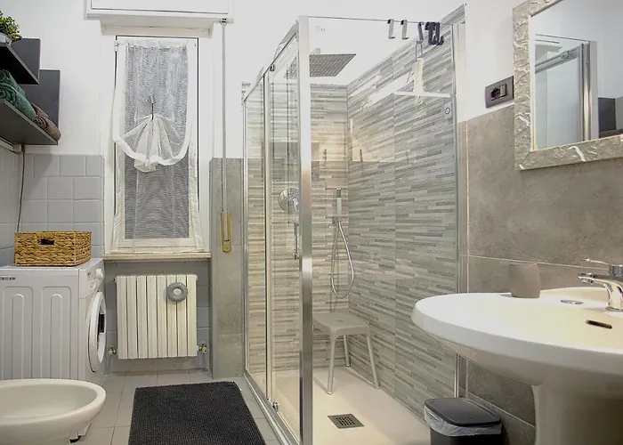 Di Lecco - Parcheggio Gratuito - Stazione Ferroviaria 칼로지오코르테