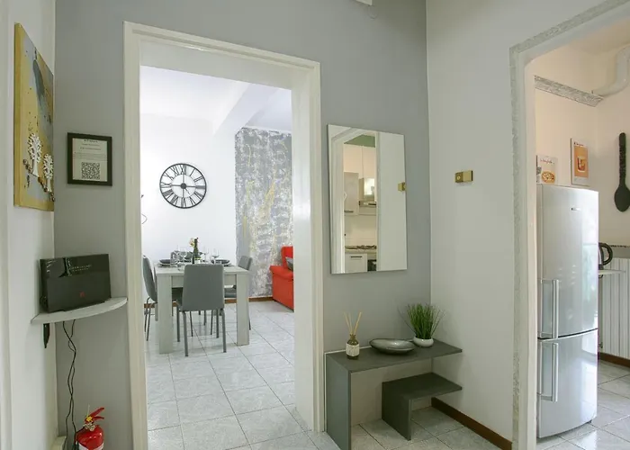 Di Lecco - Parcheggio Gratuito - Stazione Ferroviaria * 칼로지오코르테