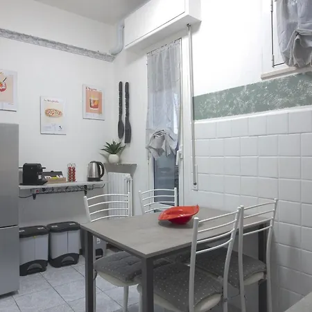 Di Lecco - Parcheggio Gratuito - Stazione Ferroviaria *